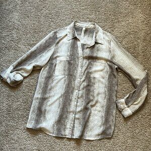 Snakeskin print long sleeve collared button up blouse - size medium